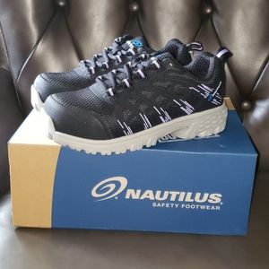 Nautilus Safety Footwear Women's Size 4 Wide